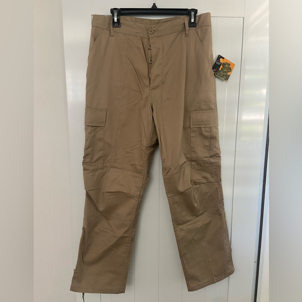 Rothco BDU Pants - Size M - Military Cargo Fatigues - Desert Sand Camo Khaki